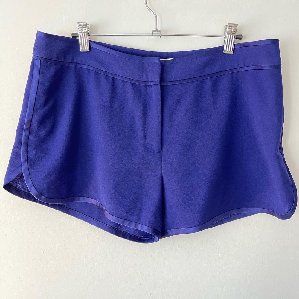 AUTHENTIC Diane Von Furstenberg Violet Silk Shorts SZ 10 NWOT